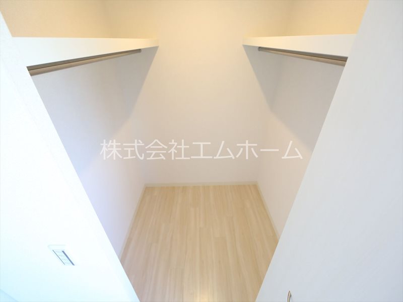ＲＥＸＣＩＡ　Ｉ（レクシアワン） 北側洋室6.2帖　ウオークインクローゼット（収納充実してます