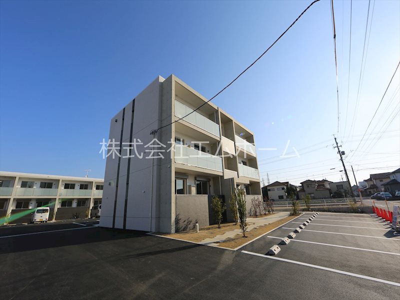 ＲＥＸＣＩＡ　Ｉ（レクシアワン） 外観　ペアガラス　敷地内平面駐車場あり　防犯カメラ