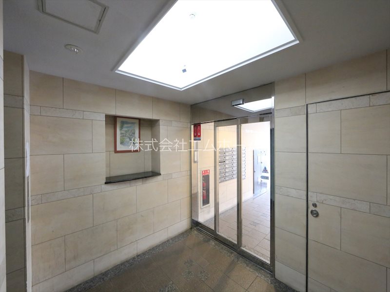 サンク栄みなみマンション エントランス　宅配BOX　防犯カメラ　オートロック