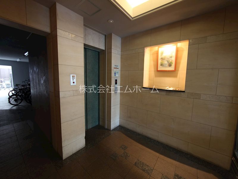 サンク栄みなみマンション エントランス　宅配BOX　防犯カメラ　オートロック