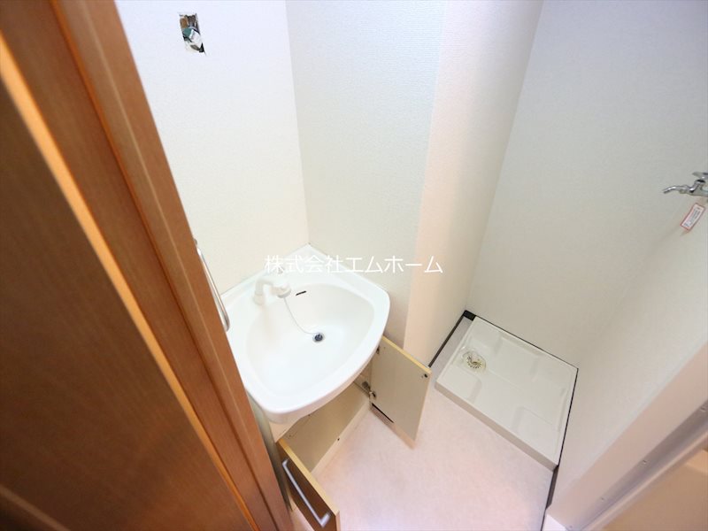 サンク栄みなみマンション 脱衣所　独立洗面台（シャンプードレッサー）洗濯機用意できます