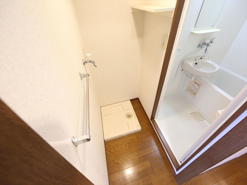 フジハイツIII 脱衣所　室内洗濯機置き場　洗濯機ご用意できます