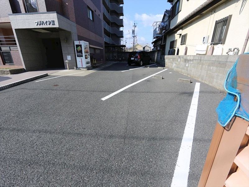 フジハイツIII 敷地内平面駐車場