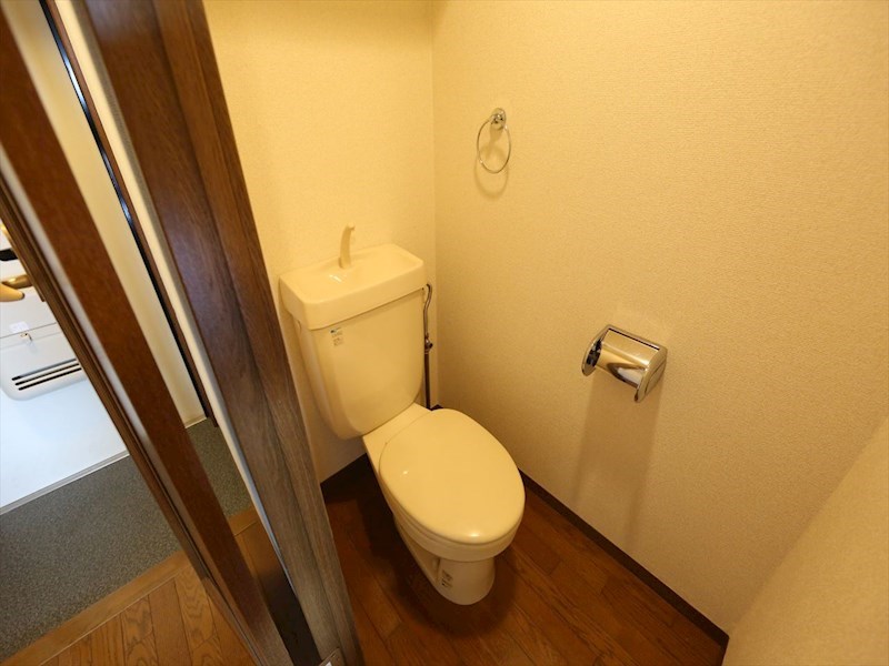 フジハイツIII トイレ（お風呂トイレ別）温水洗浄暖房便座取り付け可
