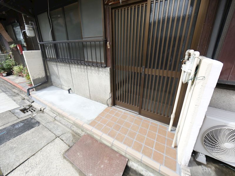 中村区栄生町貸家 玄関　鍵付