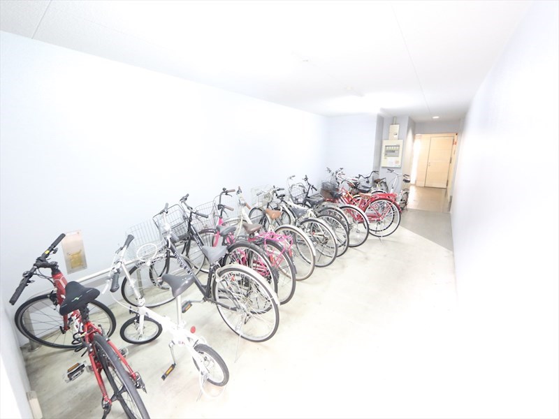 サンク栄みなみマンション 屋根付駐輪場