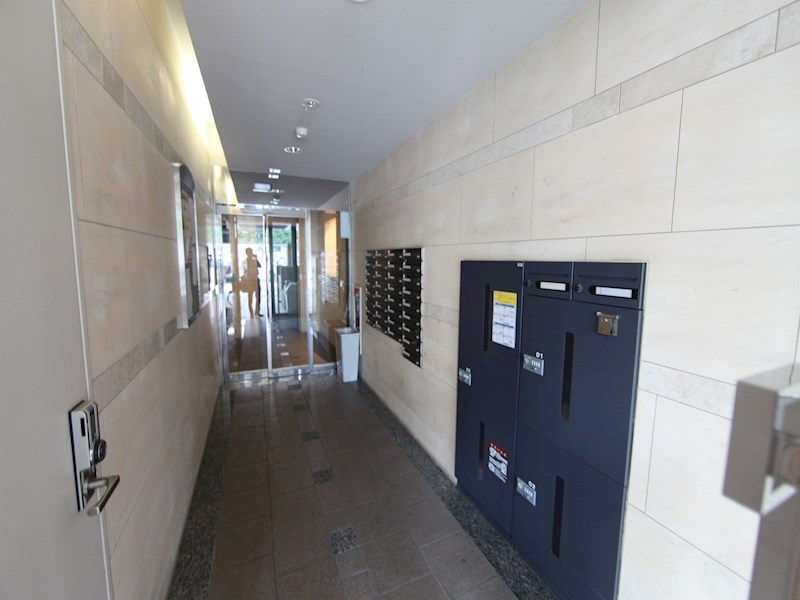サンク栄みなみマンション エントランス　宅配ＢＯＸ　防犯カメラ　オートロック