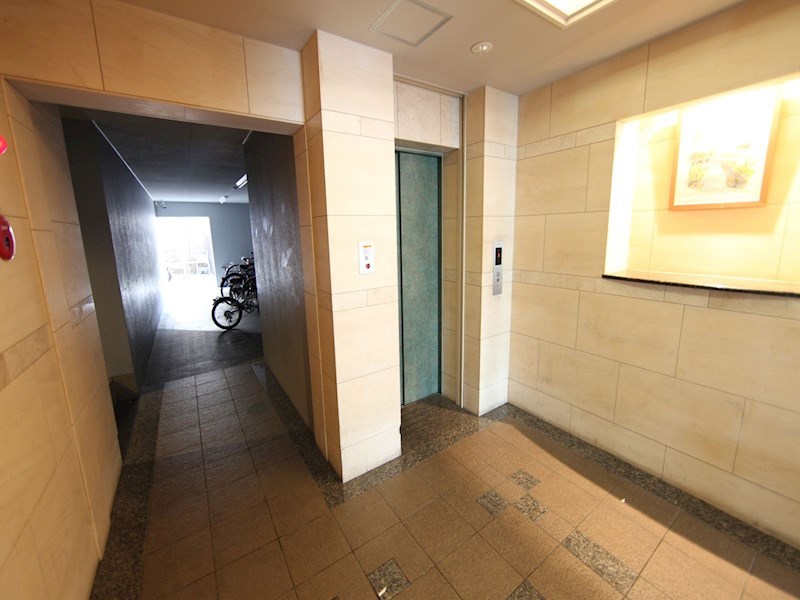 サンク栄みなみマンション エントランス　宅配ＢＯＸ　防犯カメラ　オートロック