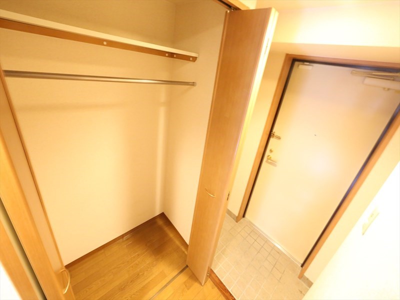 サンク栄みなみマンション クローゼット付（収納充実してます）