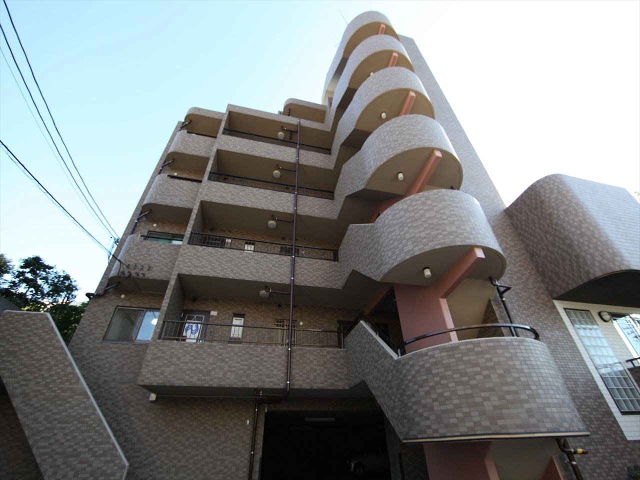 外観　全室南向きバルコニー