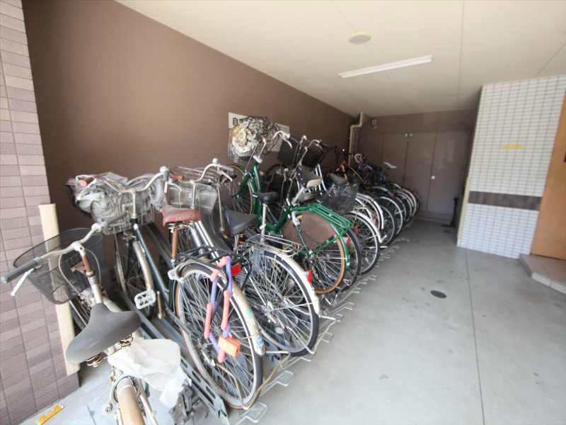 ベル池下 屋根付き駐輪場