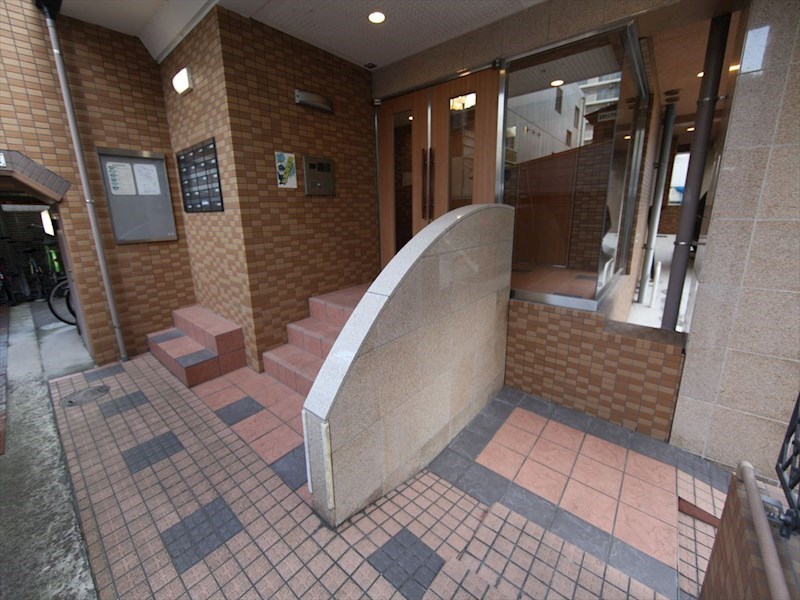 シティライフ池下駅前 エントランス　オートロック・防犯カメラ付き