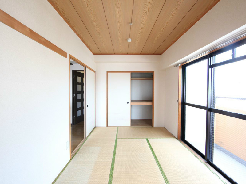 アミティ中村 和室6帖　押入れ付（収納充実してます）