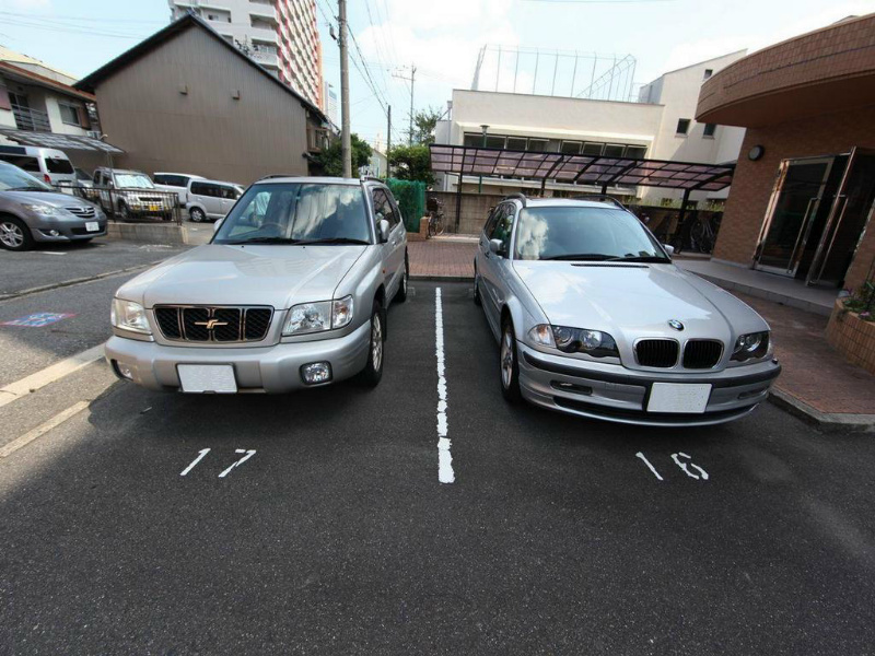 アミティ中村 敷地内平置駐車場