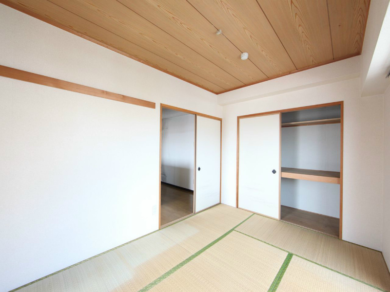 アミティ中村 和室6帖　押入れ付（収納充実してます）
