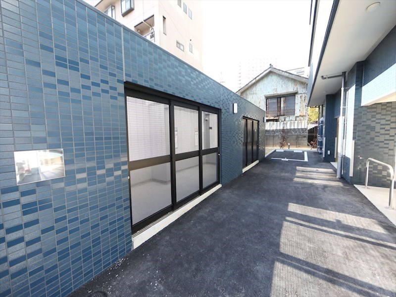アステリ鶴舞エーナ 敷地内ゴミ捨て場