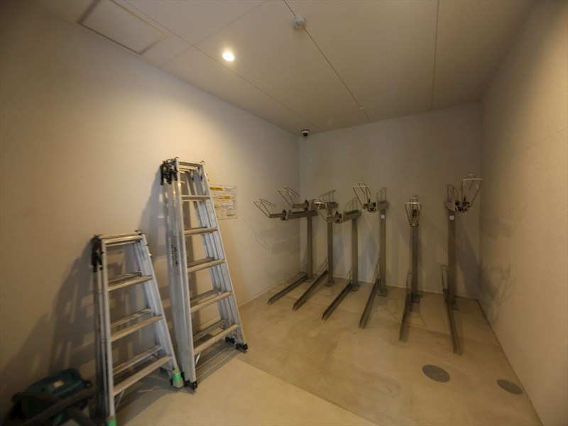 アスナ 屋根付き駐輪場