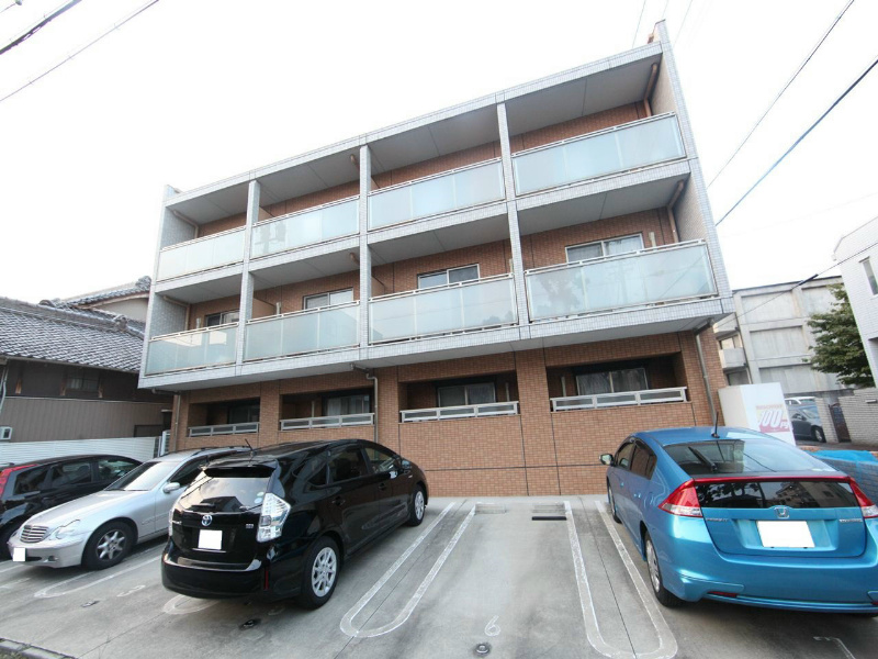 外観　オートロック付　屋根付き駐輪場　敷地内平面駐車場