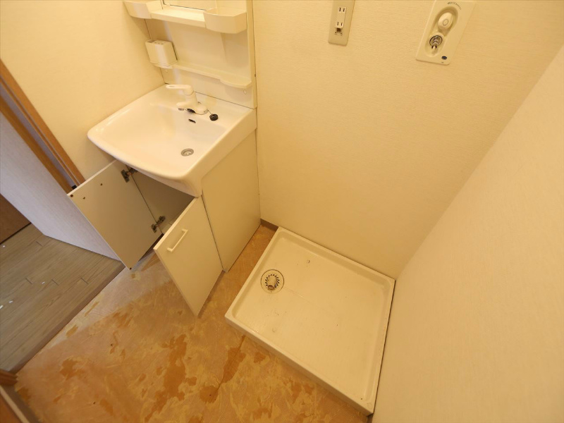 グランツ昭和館 洗面脱衣所（室内洗濯機置場）