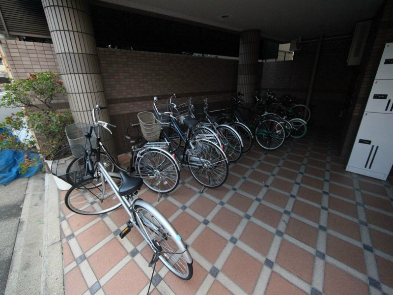 クレストステージ内山 屋根付き駐輪場