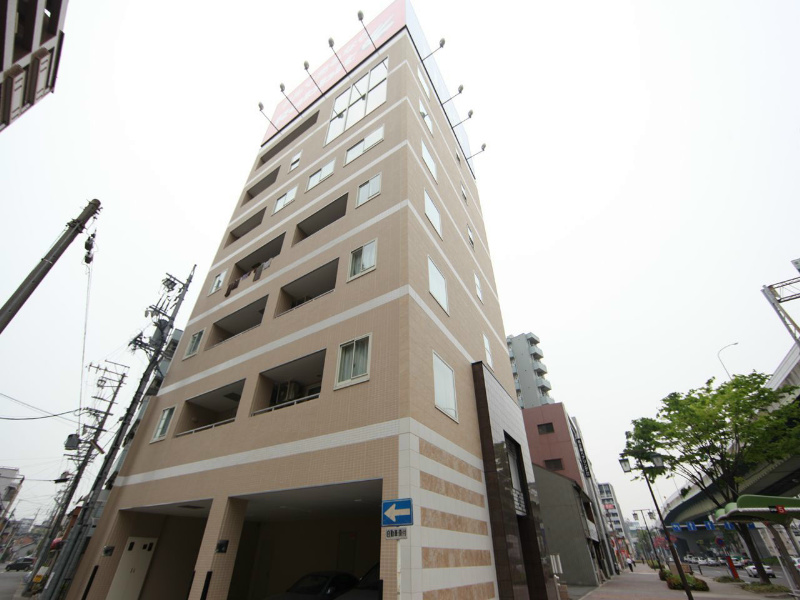 オートロック　防犯カメラ　宅配ＢＯＸ付　全室角部屋