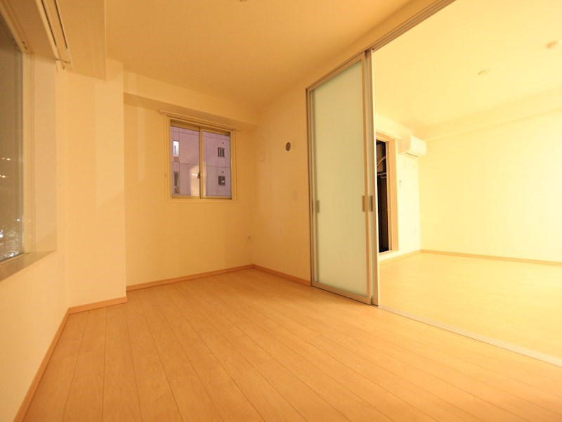 ＫＡＲＥＮＣＯＵＲＴ名駅南（カレンコート名駅南） ＬＤＫ12帖　洋室7帖　つなげても仕切っても使えます