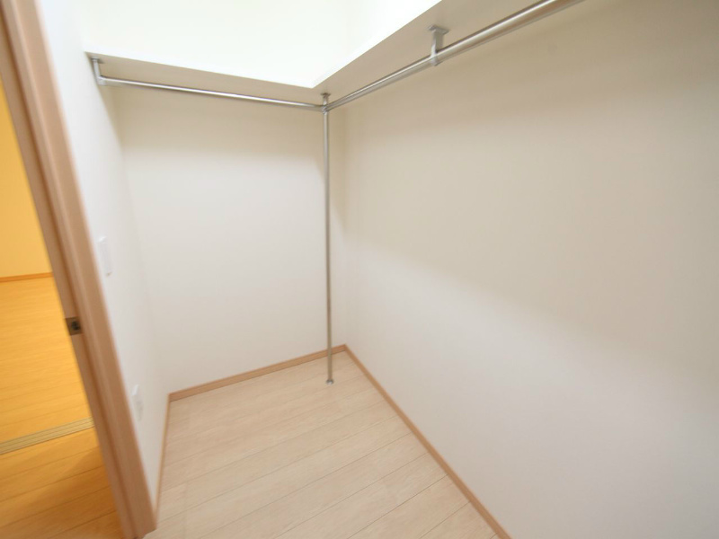 ＫＡＲＥＮＣＯＵＲＴ名駅南（カレンコート名駅南） ウォークインクローゼット（収納充実してます）