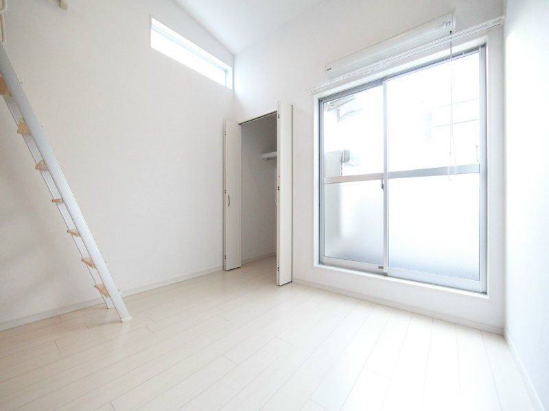 ＫＡＨＡＬＥ志賀（カハレ志賀） 洋室8.8帖　ロフト6.1帖（収納でもお部屋でも使えます）