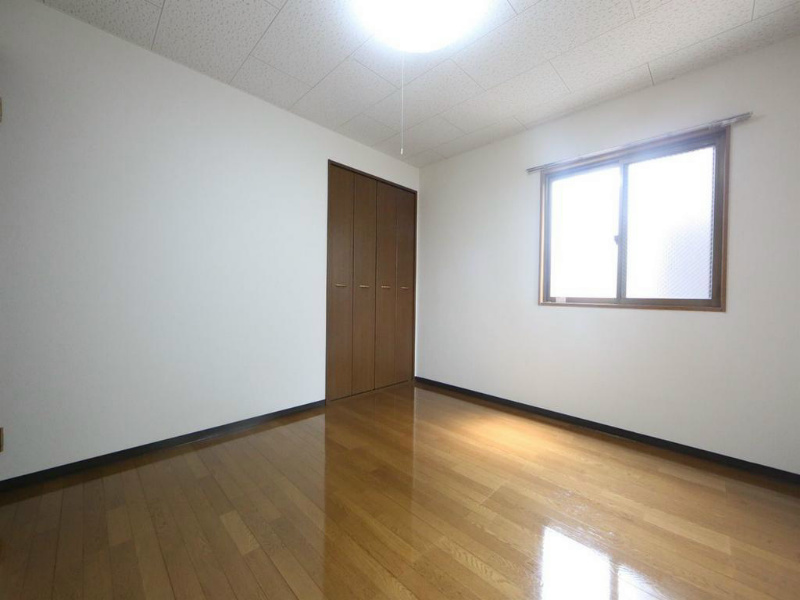 プリミエール塩付通 洋室7帖　南東角部屋　窓付　クローゼット（収納充実してます）