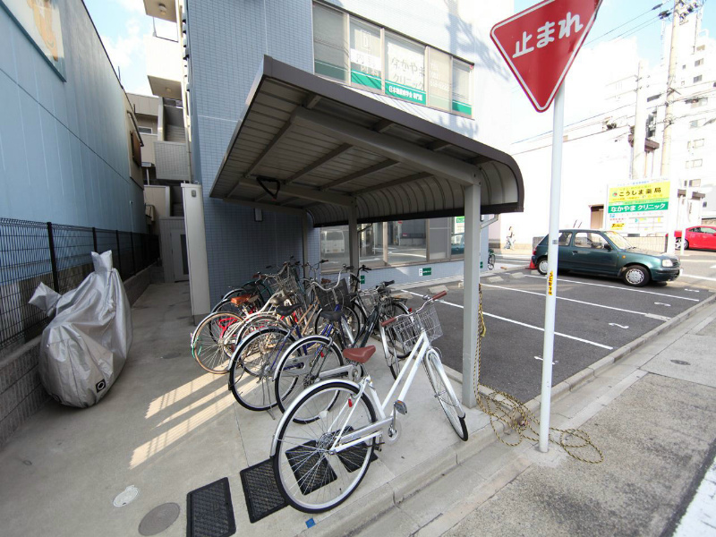 アイコート六番 屋根付き駐輪場
