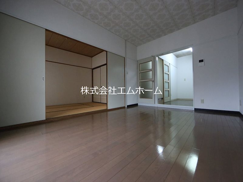 サンホワイト植田 ＬＤＫ13.8帖　南向きバルコニー
