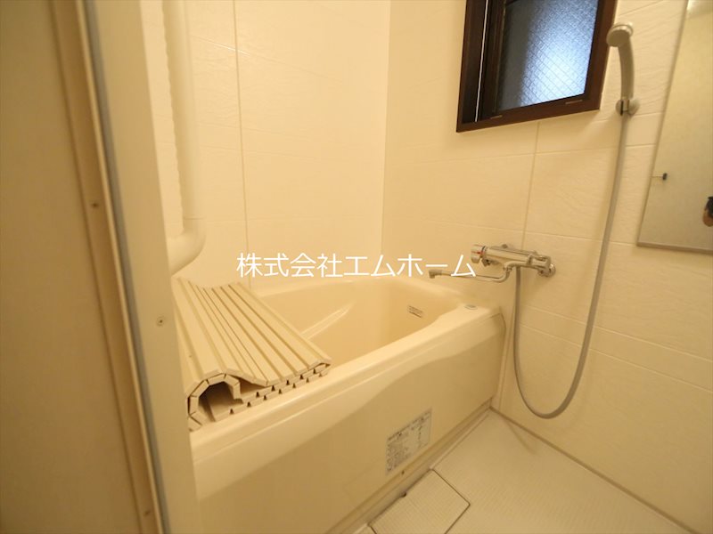 サンホワイト植田 バスルーム（お風呂トイレ別）窓付（換気良好）