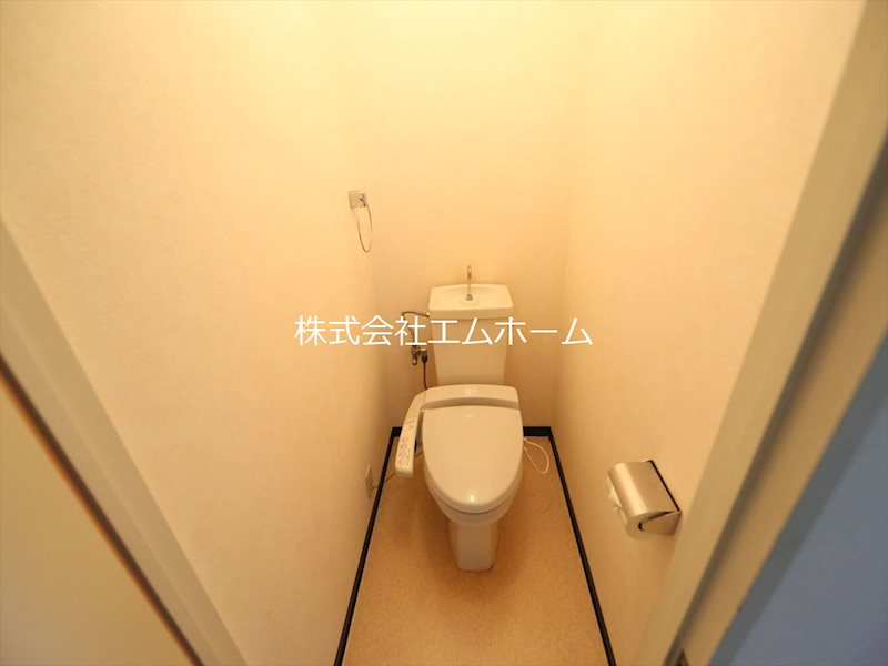 サンホワイト植田 温水洗浄暖房便座付トイレ