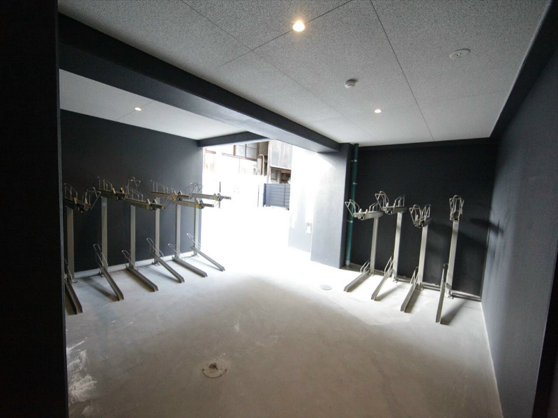 ＣＯＺＹ阿由知通 屋根付き駐輪場