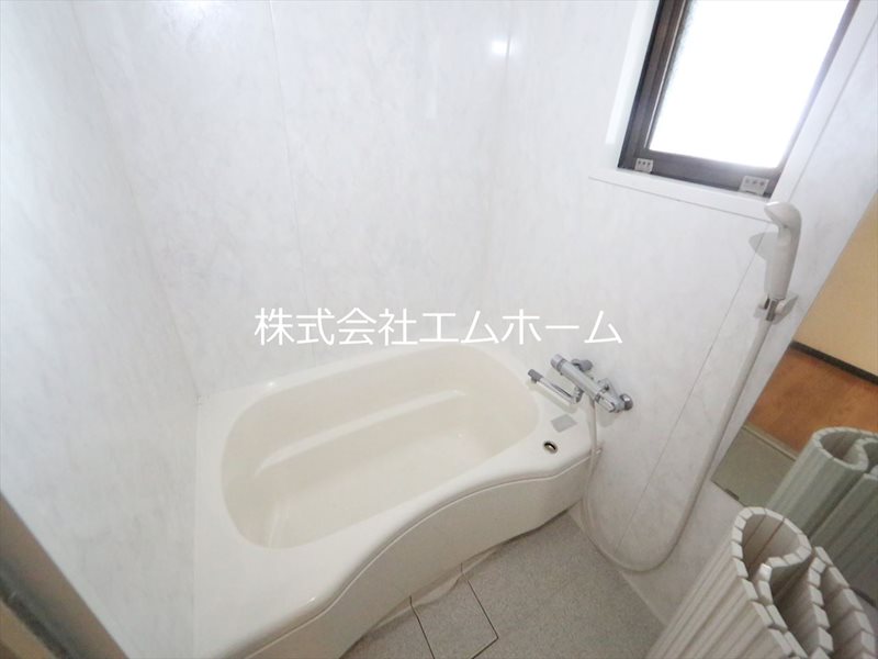 サンホワイト植田 バスルーム（お風呂トイレ別）窓付（換気良好）