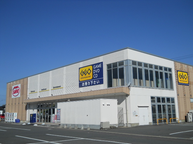 イーストクレッセント GEO (ゲオ) 甚目寺店
