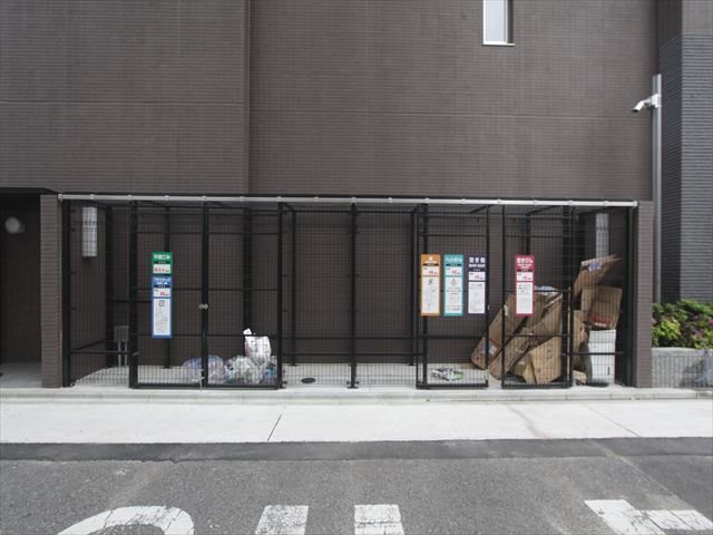 ヴィークブライト名古屋新栄 敷地内ゴミ置き場