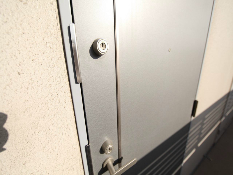 アイコート六番 玄関　ダブルロック