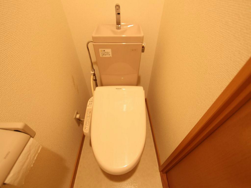 ベレーサ葵 トイレ（お風呂トイレ別）