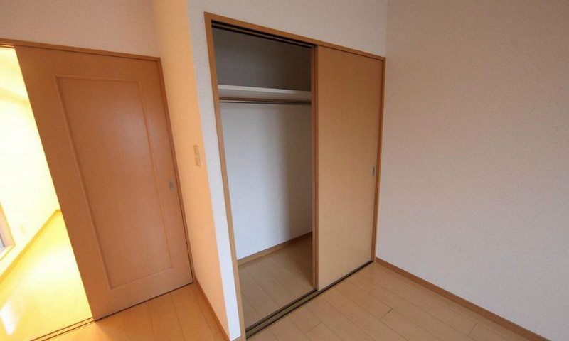 ベレーサ葵 クローゼット付（収納充実してます）