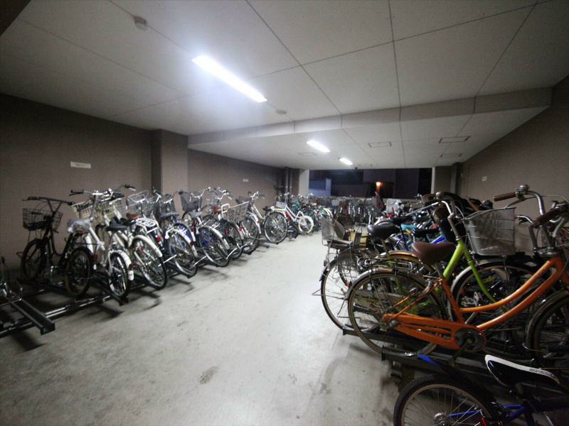 パークアクシス金山ＷＥＳＴ 屋根付駐輪場
