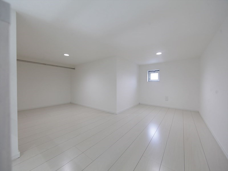 pavillon honnete biwajima（パビユウネッツ ビワジマ） ロフト5.3帖（収納にも寝室にも使えます）