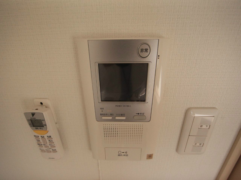 ルクレ大曽根 ＴＶモニター付インターホン（オートロック付）