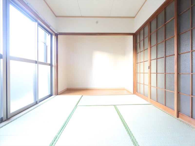 みどり荘 和室6帖　床の間あり