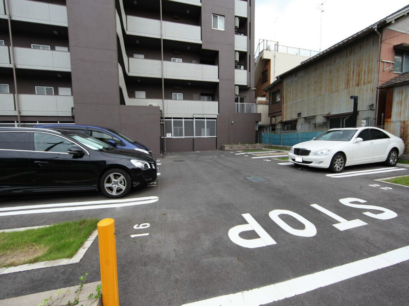 ＴＲＩ－ＳＴＡＧＥ（トライステージ） 敷地内平面駐車場