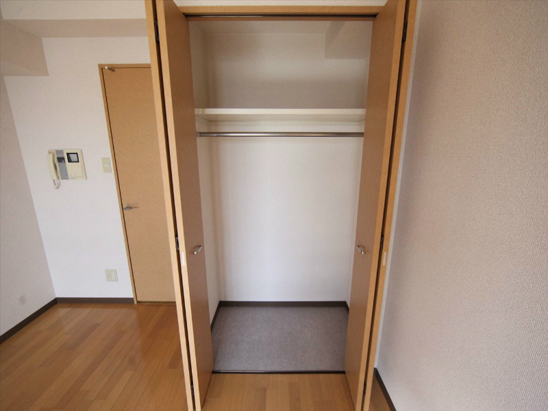 すまいる川名 クローゼット付（収納充実してます）