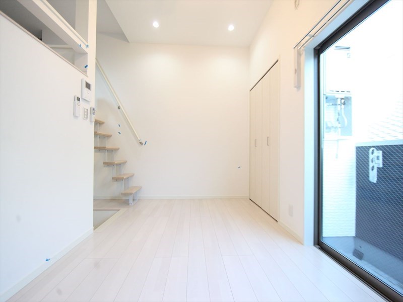 アールグレイス中島町 洋室6.3帖　上階ロフト6帖（収納でもお部屋でも使えます）