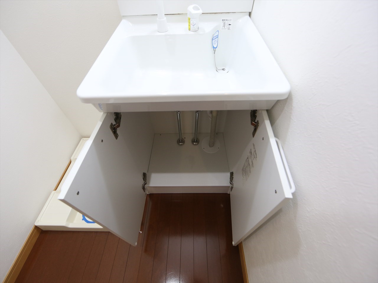 Ａｕｂｅｒｇｅ　Ｎａｇｏｙａ（オーベルジュナゴヤ） 脱衣所　シャンプードレッサー　室内洗濯機置き場
