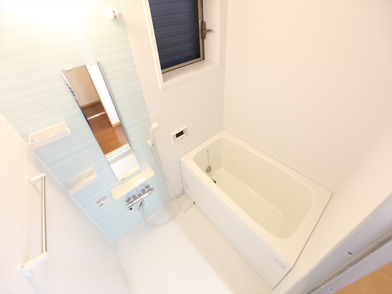 Ａｕｂｅｒｇｅ　Ｎａｇｏｙａ（オーベルジュナゴヤ） バスルーム　窓付き　追い焚き　オートバス