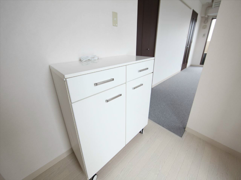 プレステージ千種 キッチンに収納棚付き